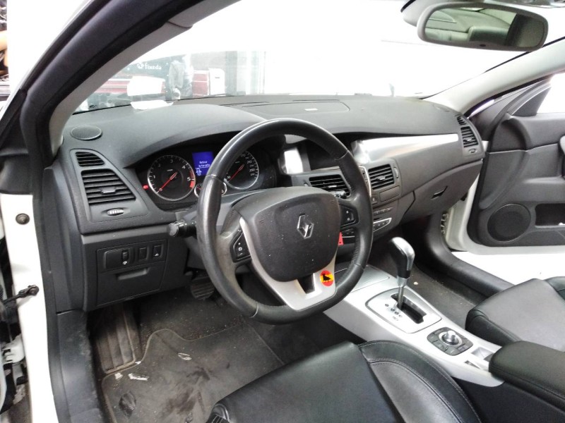 renault laguna coupe del año 2009