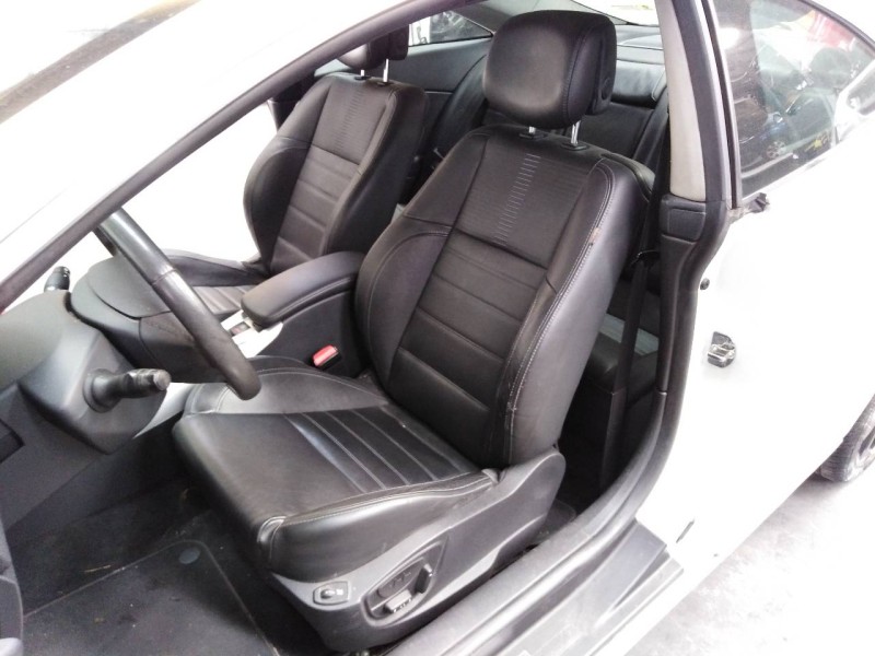 renault laguna coupe del año 2009