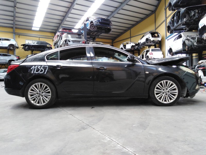 opel insignia berlina del año 2011
