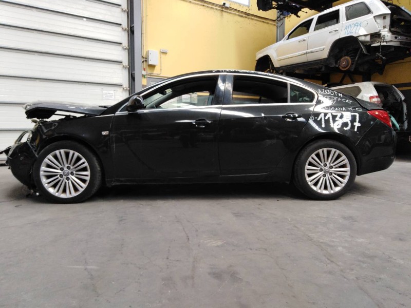 opel insignia berlina del año 2011