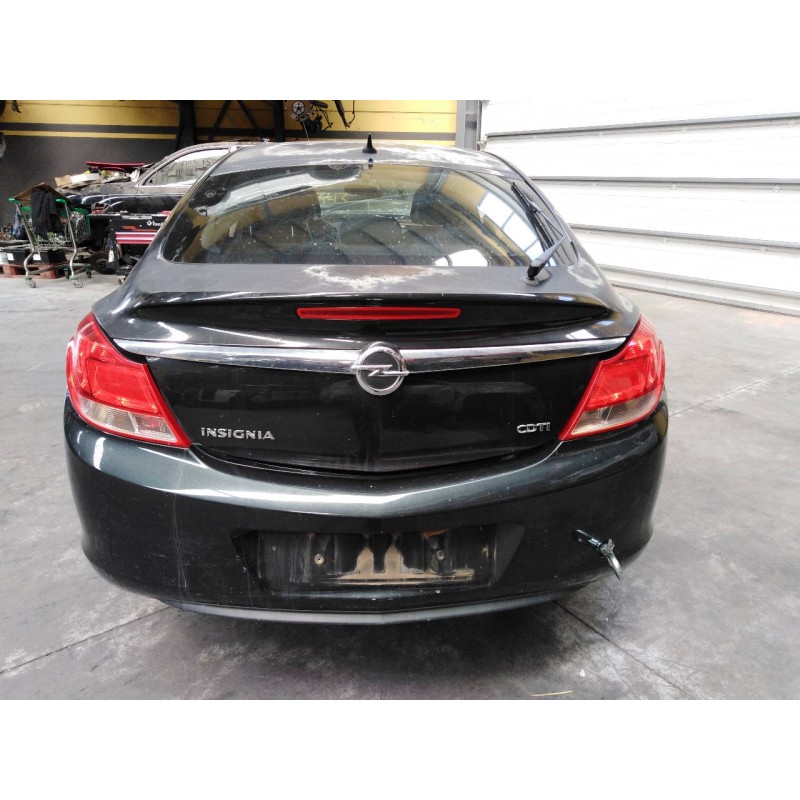 opel insignia berlina del año 2011