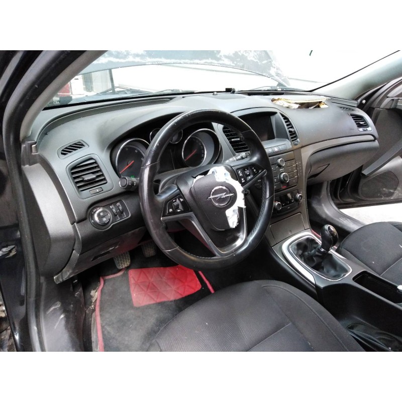 opel insignia berlina del año 2011