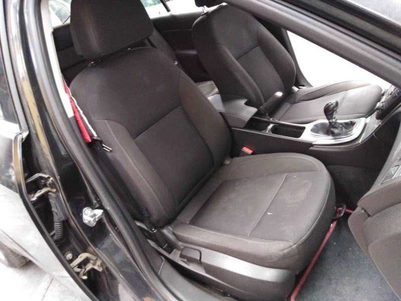 opel insignia berlina del año 2011