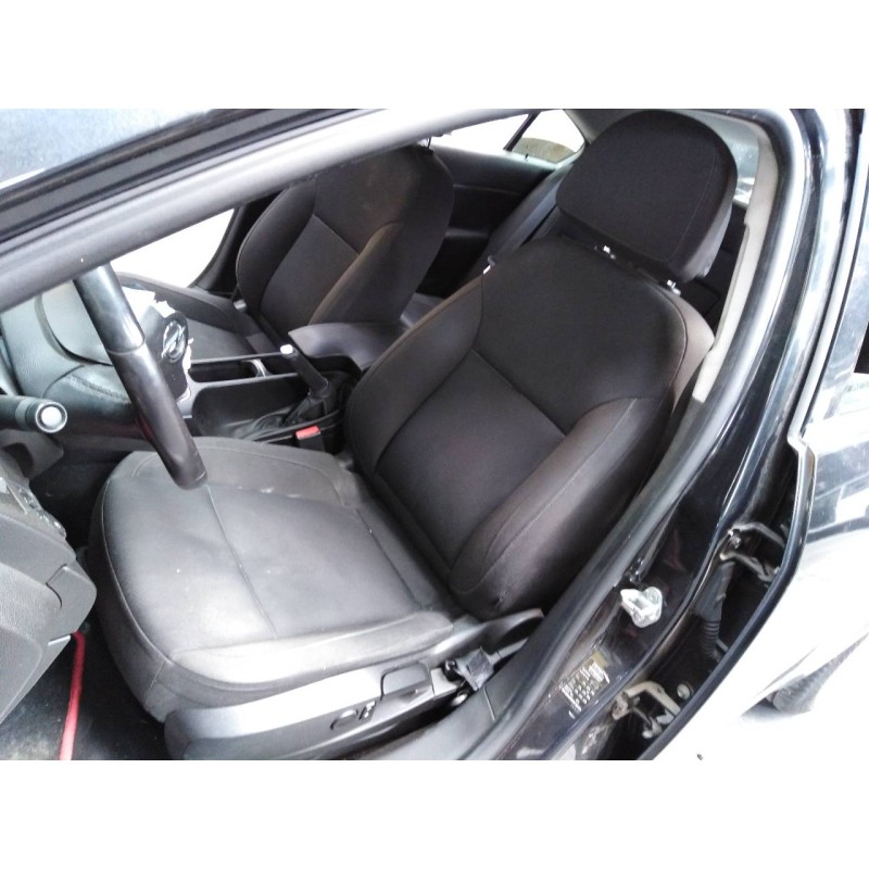 opel insignia berlina del año 2011