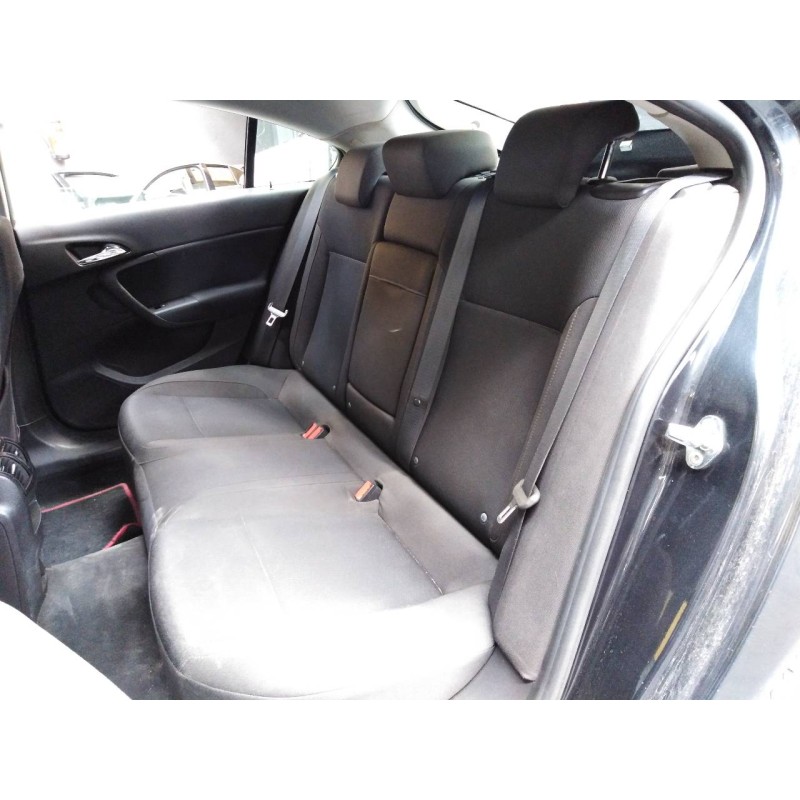 opel insignia berlina del año 2011