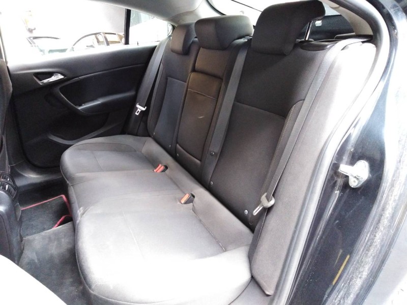 opel insignia berlina del año 2011