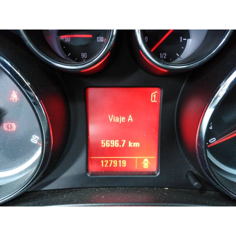 opel insignia berlina del año 2011