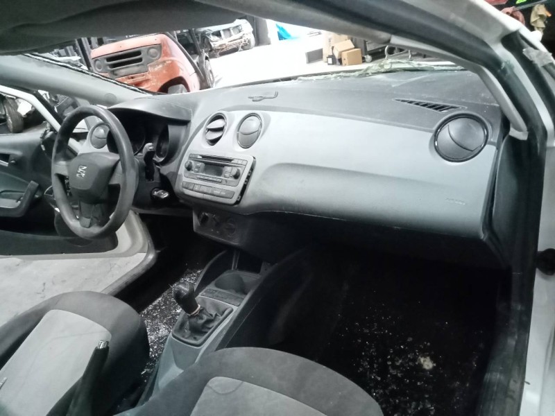 seat ibiza (6j5) del año 2014