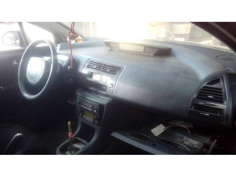 citroën c4 berlina del año 2005