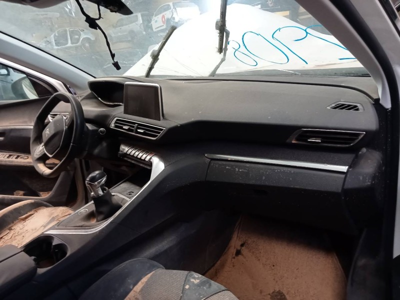 peugeot 3008 del año 2018