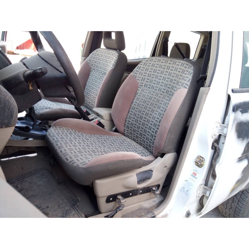 nissan terrano/terrano.ii (r20) del año 2004