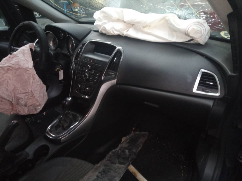 opel astra j lim. del año 2013