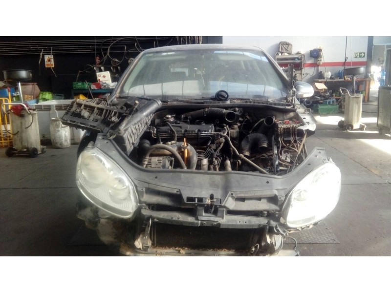 volkswagen golf v berlina (1k1) del año 2005