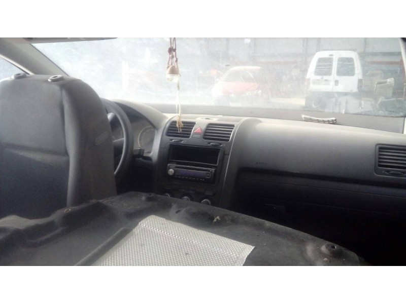 volkswagen golf v berlina (1k1) del año 2005