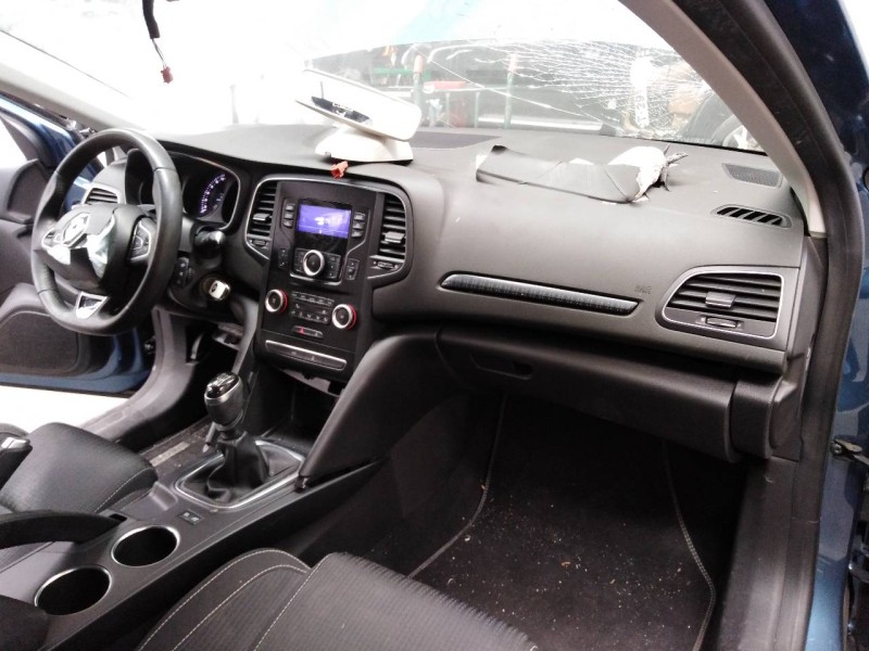 renault megane iv berlina 5p del año 2016