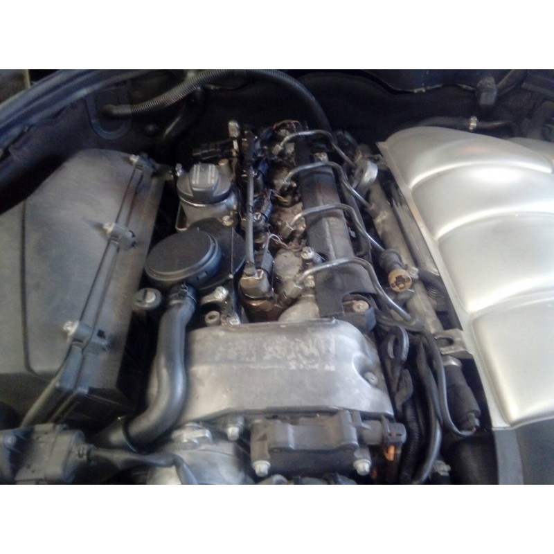 mercedes-benz clase c (w203) berlina del año 2001