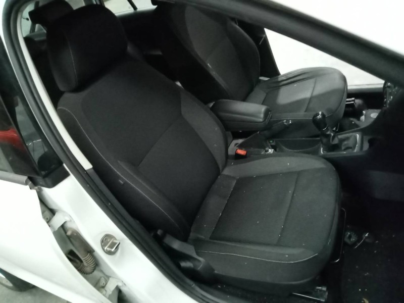 skoda spaceback (5h) del año 2015