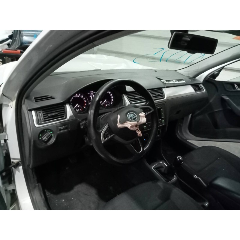 skoda spaceback (5h) del año 2015