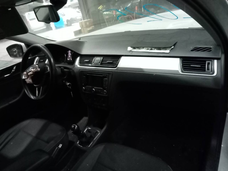 skoda spaceback (5h) del año 2015