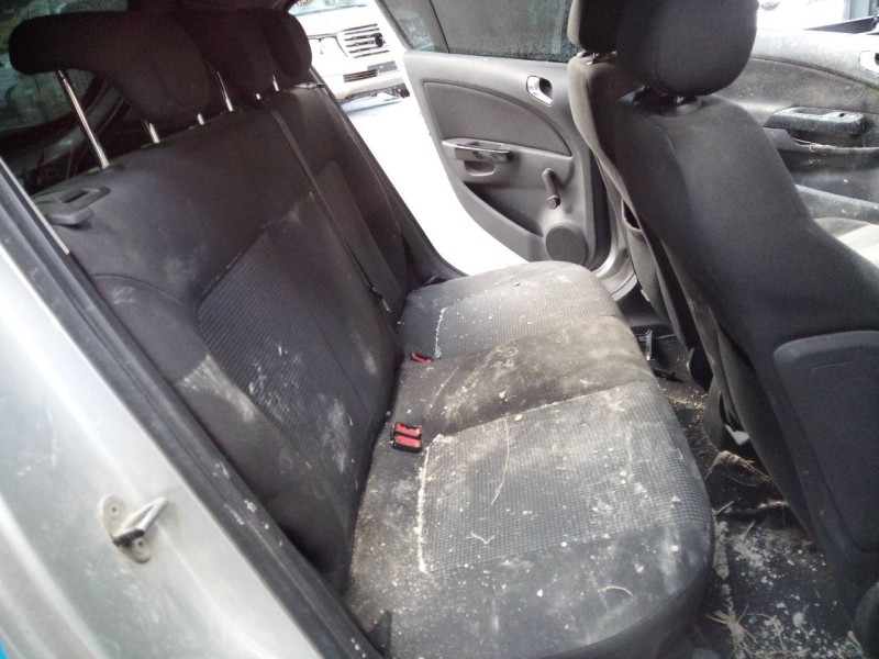 opel corsa d del año 2009