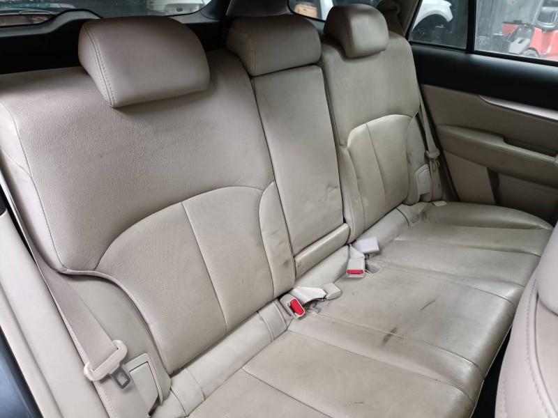 subaru legacy kombi/outback b14 del año 2013