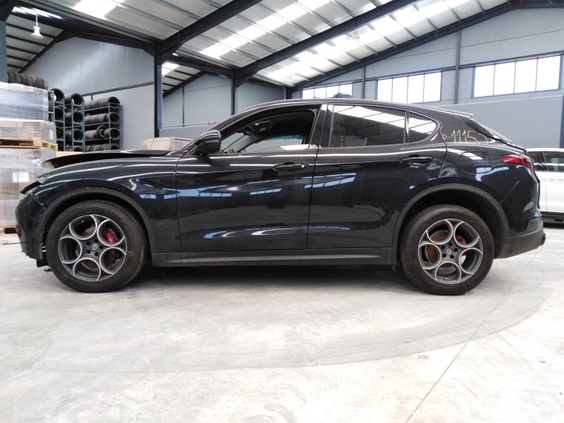 alfa romeo stelvio (630) del año 2021