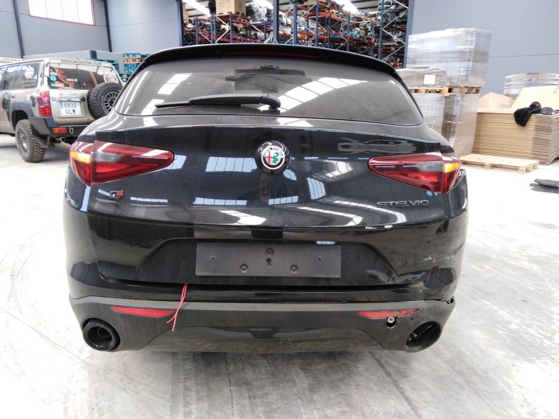 alfa romeo stelvio (630) del año 2021