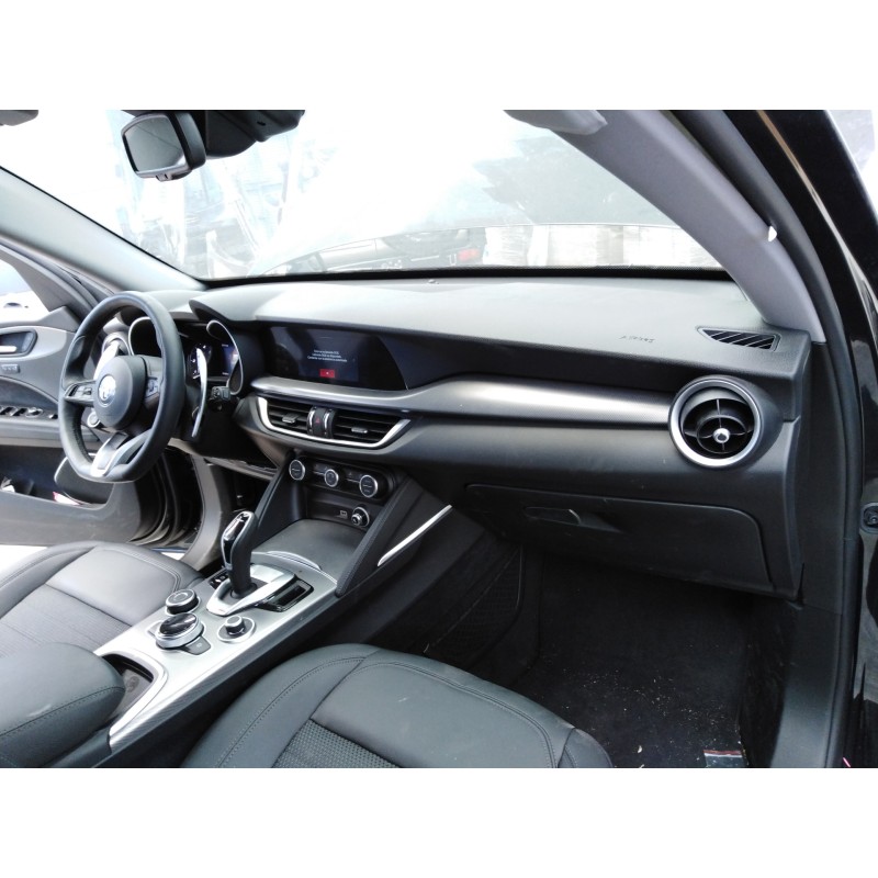 alfa romeo stelvio (630) del año 2021