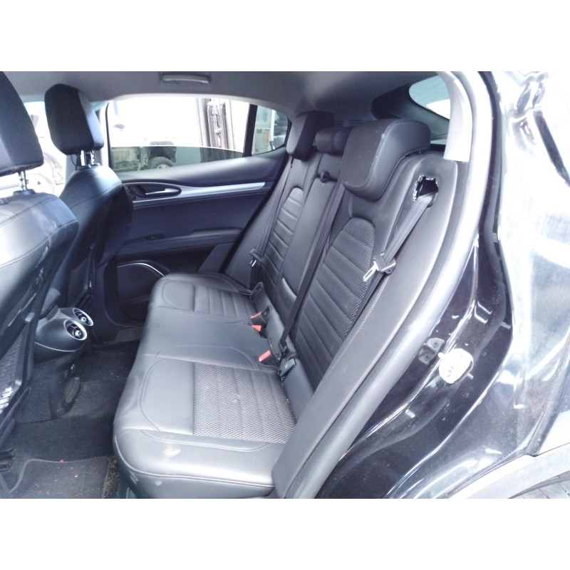 alfa romeo stelvio (630) del año 2021