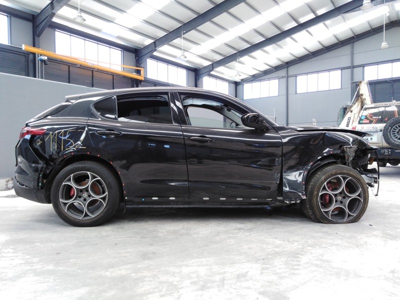 alfa romeo stelvio (630) del año 2021