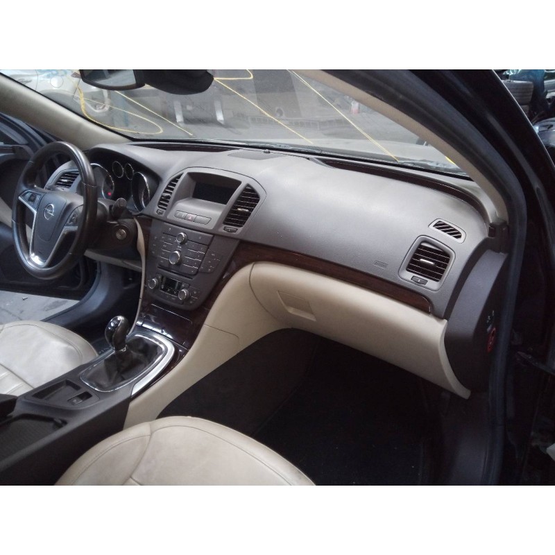 opel insignia berlina del año 2010