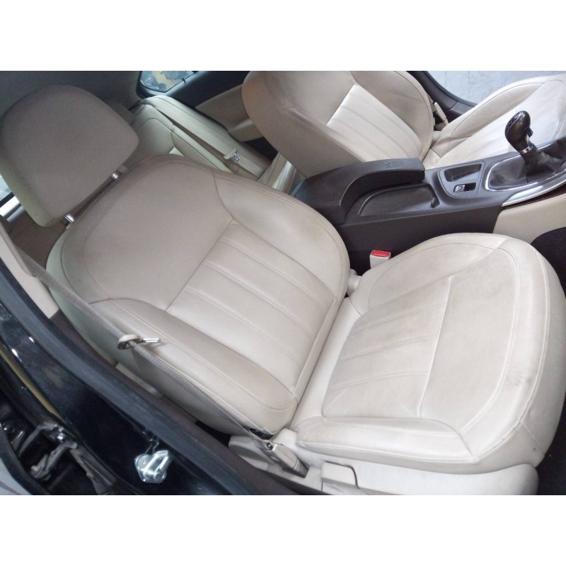 opel insignia berlina del año 2010