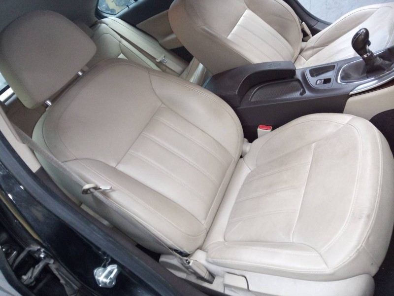 opel insignia berlina del año 2010