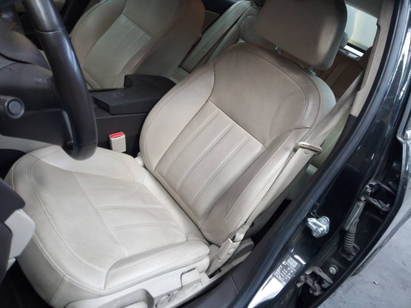 opel insignia berlina del año 2010