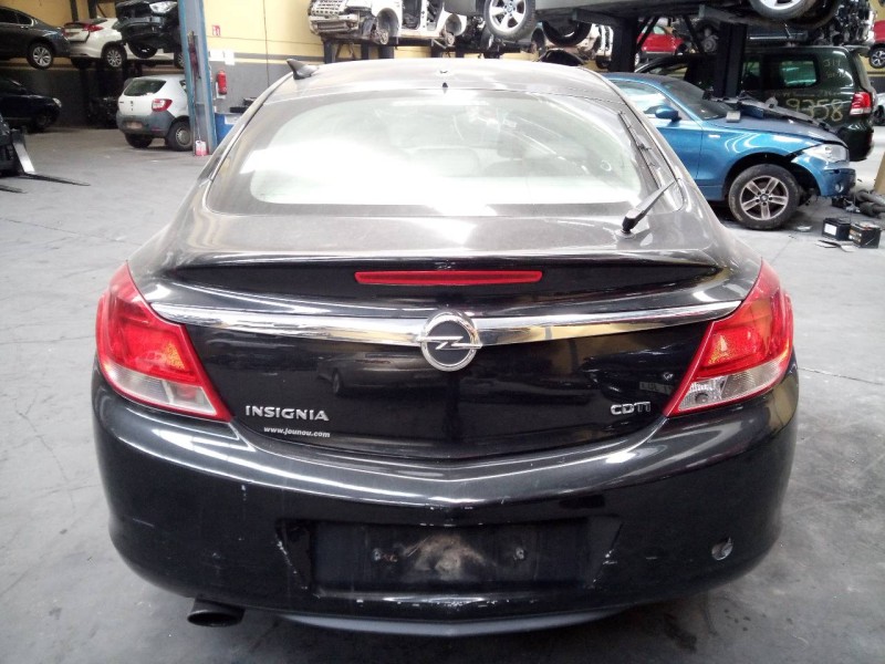 opel insignia berlina del año 2010
