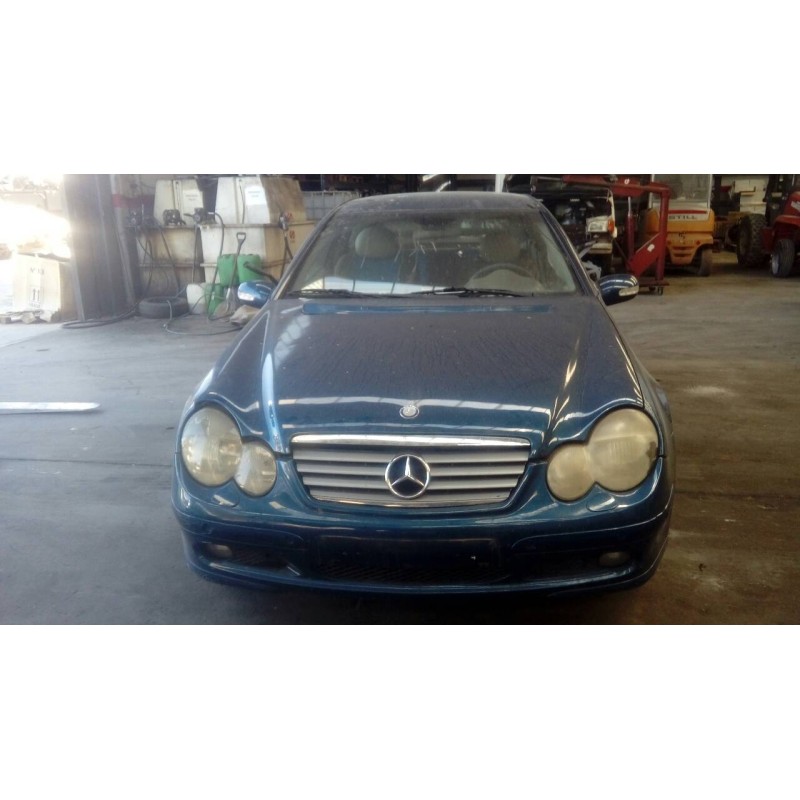 mercedes-benz clase c (w203) berlina del año 2002
