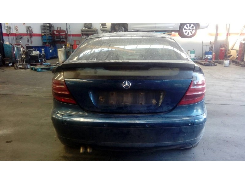 mercedes-benz clase c (w203) berlina del año 2002