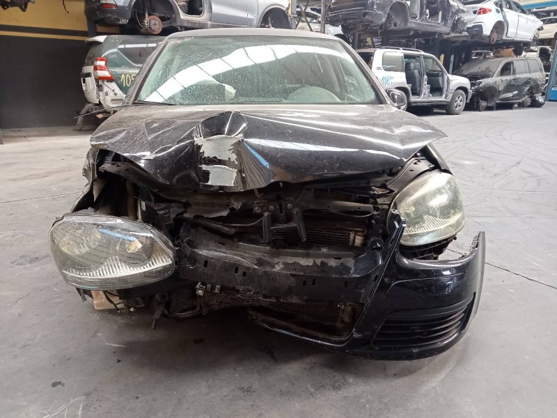 volkswagen golf v berlina (1k1) del año 2008