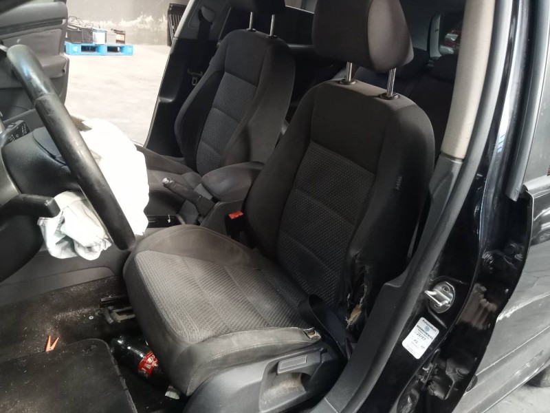 volkswagen golf v berlina (1k1) del año 2008