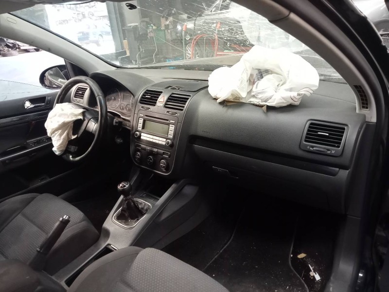 volkswagen golf v berlina (1k1) del año 2008