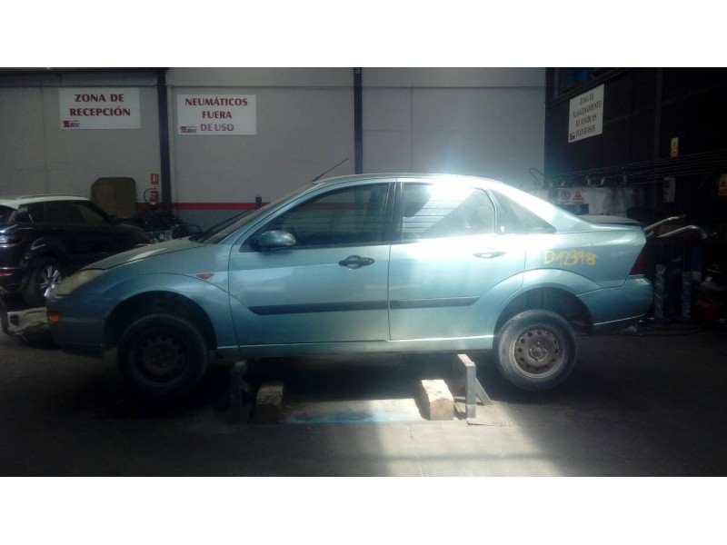 ford focus berlina (cak) del año 2001