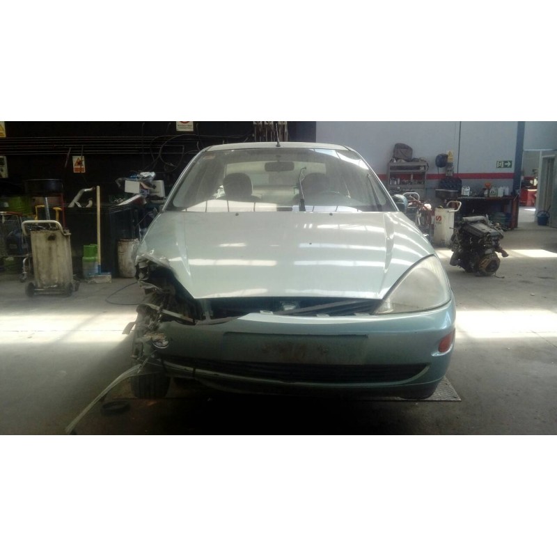 ford focus berlina (cak) del año 2001