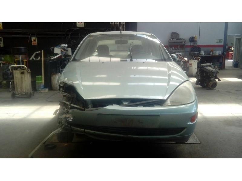 ford focus berlina (cak) del año 2001