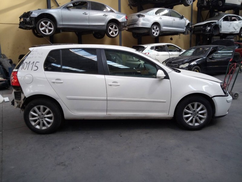 volkswagen golf v berlina (1k1) del año 2008