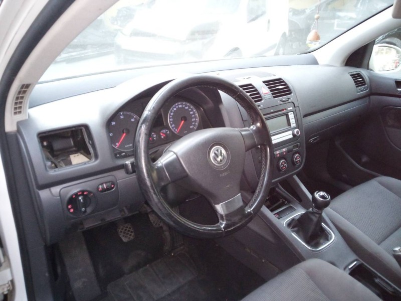 volkswagen golf v berlina (1k1) del año 2008