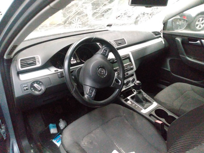 volkswagen passat variant (365) del año 2010