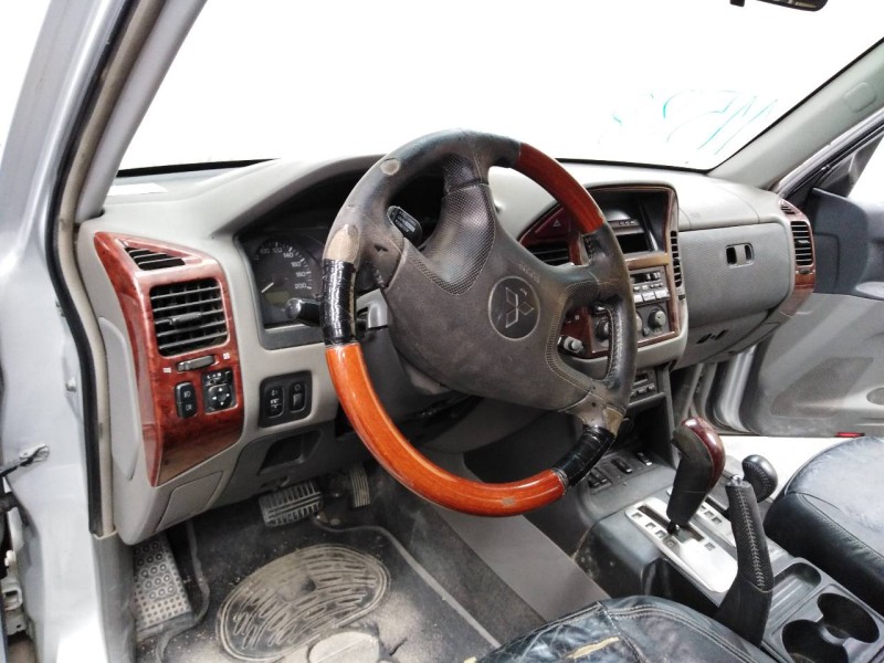 mitsubishi montero (v60/v70) del año 2004