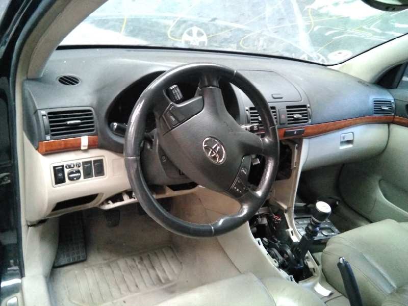 toyota avensis wagon (t25) del año 2006