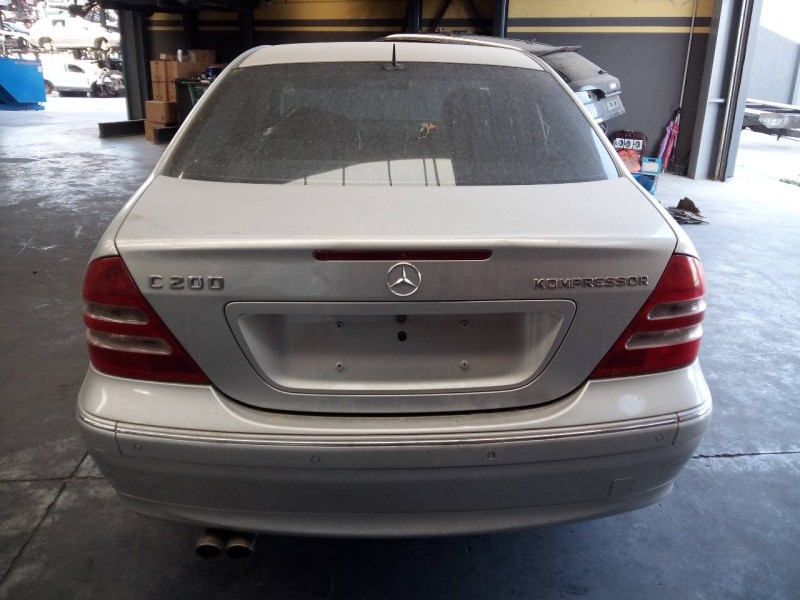 mercedes-benz clase c (w203) berlina del año 2003