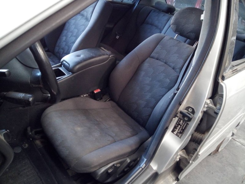 mercedes-benz clase c (w203) berlina del año 2003